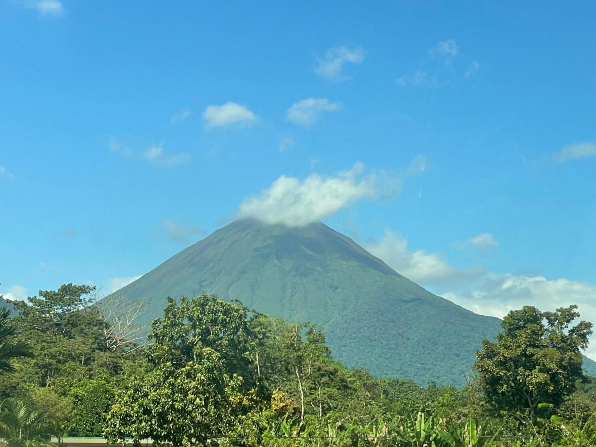 Hotel Tierra De Volcanes La Fortuna Luaran gambar