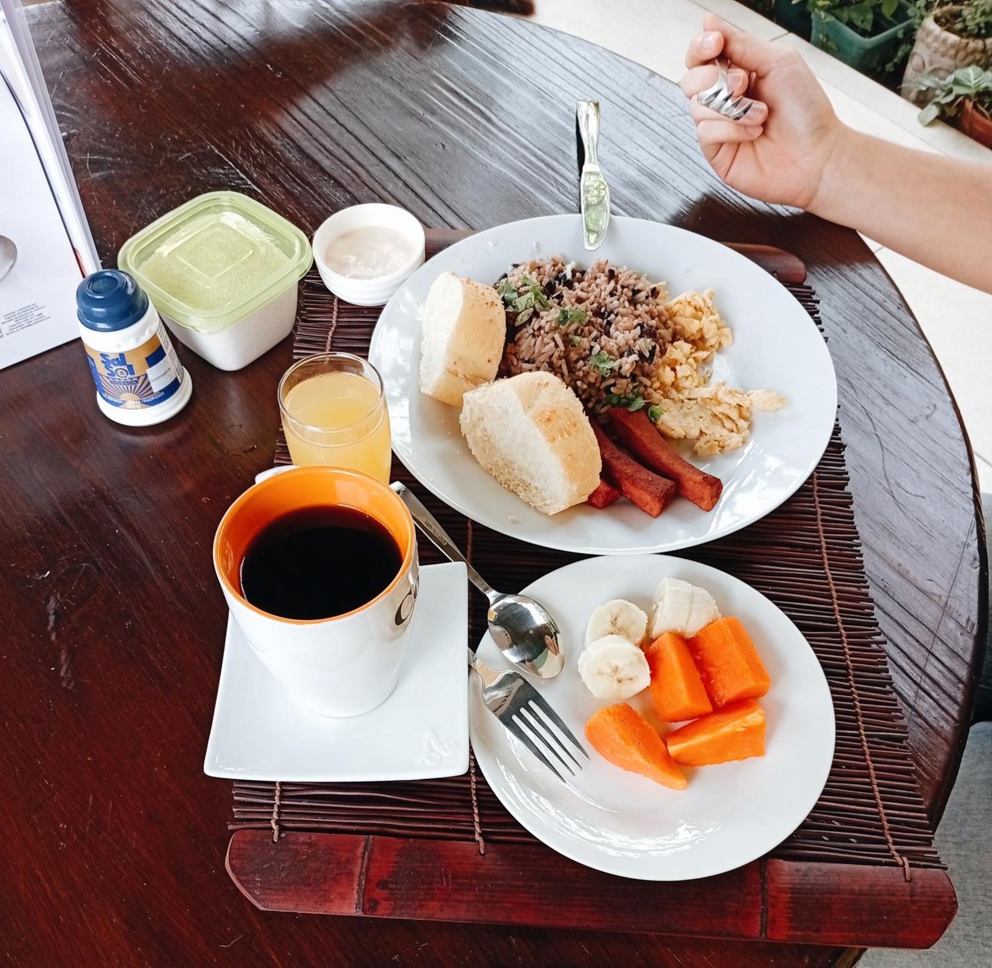 Hotel Tierra De Volcanes La Fortuna Luaran gambar